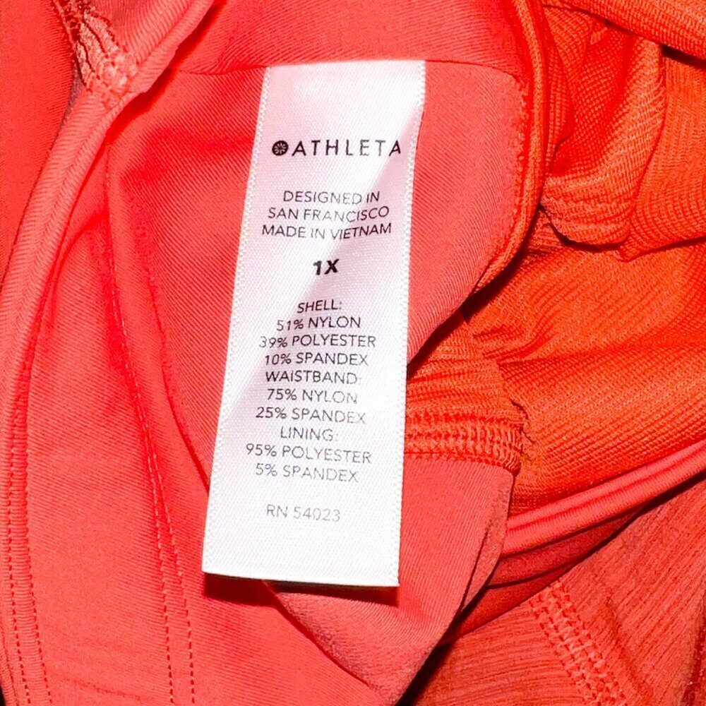 NWT Athleta Run With It Textured 3.5" Shorts Salmon Size 1X - Picture 4 of 5